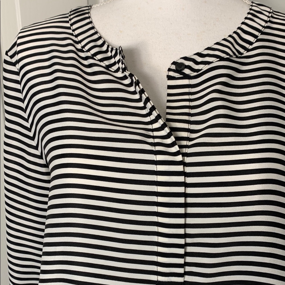 Ann Tayle\or Black and White Striped Women's Blouse Size Medium - Picture 3 of 9